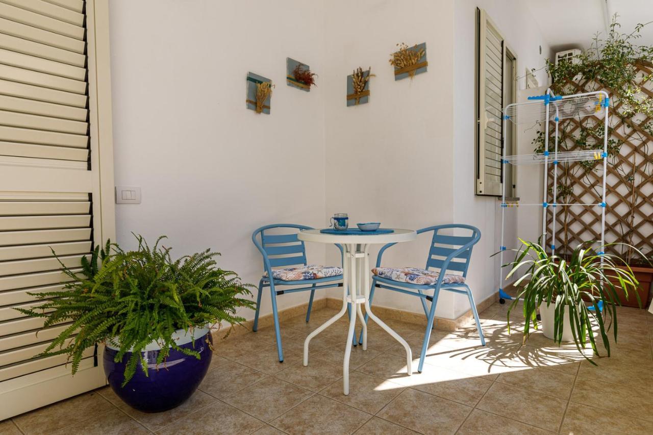 Hotel Domo Anna Villasimius Exterior foto